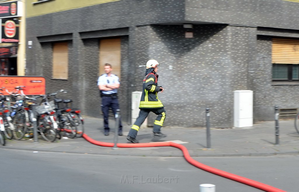 Feuer 2 Y Koeln Altstadt Kyffhaeuserstr P015.JPG - Miklos Laubert